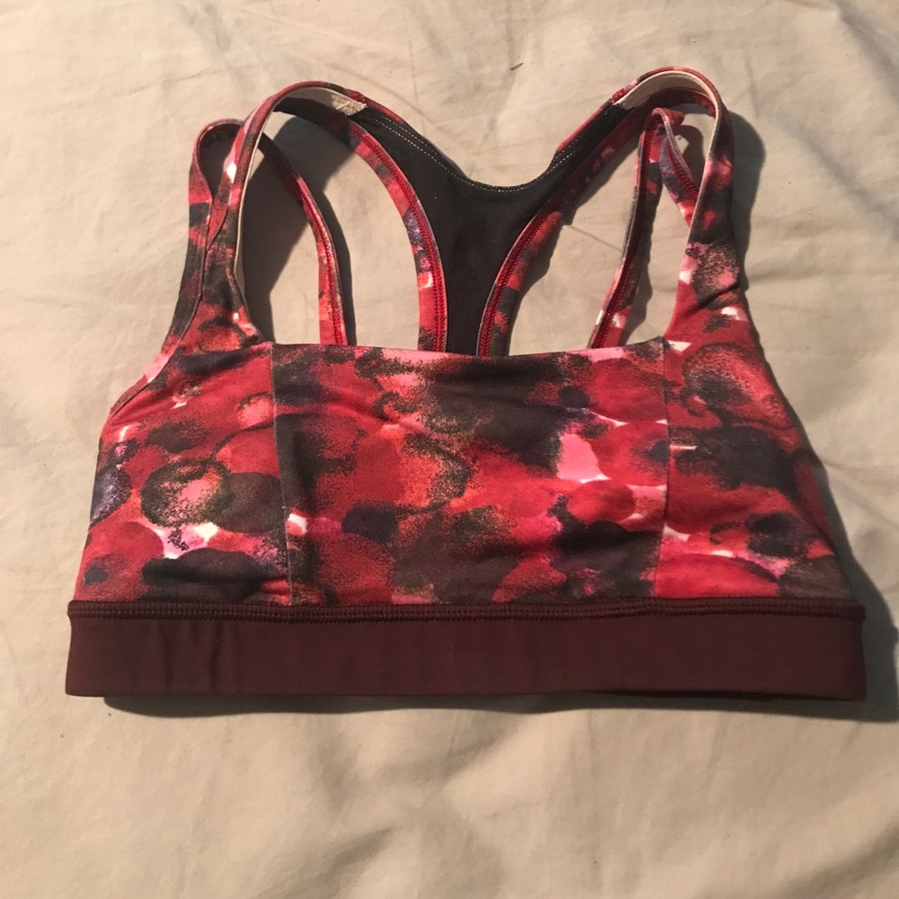 Lululemon sports bra