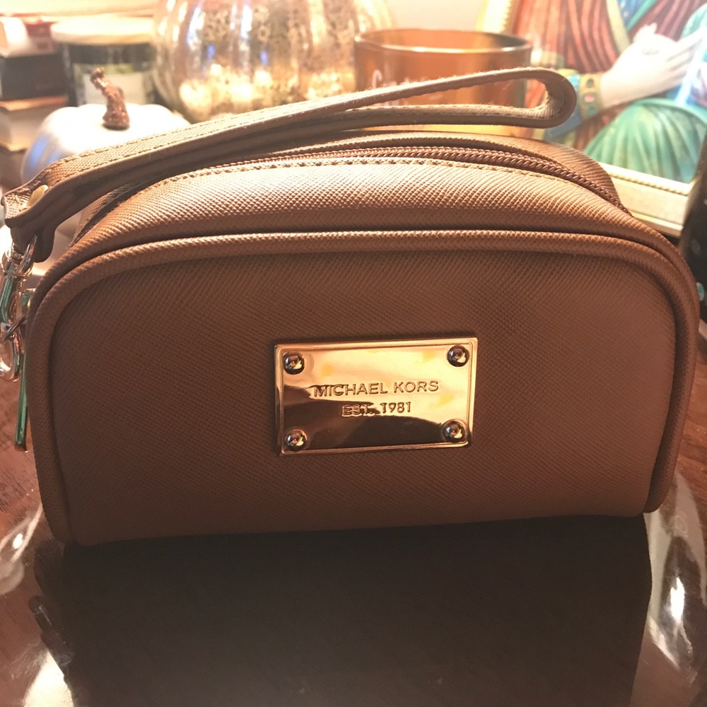 Michael Kors wristlet