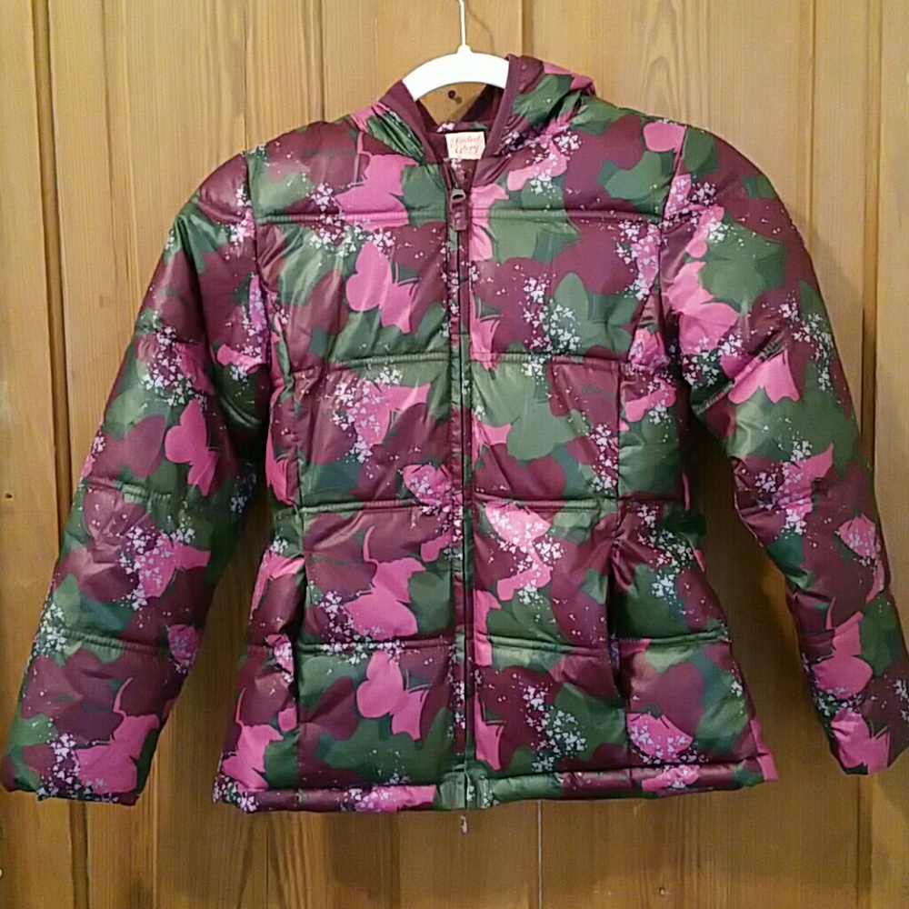 Girls Puffy Coat Butterfly Pattern. Size 7/8.