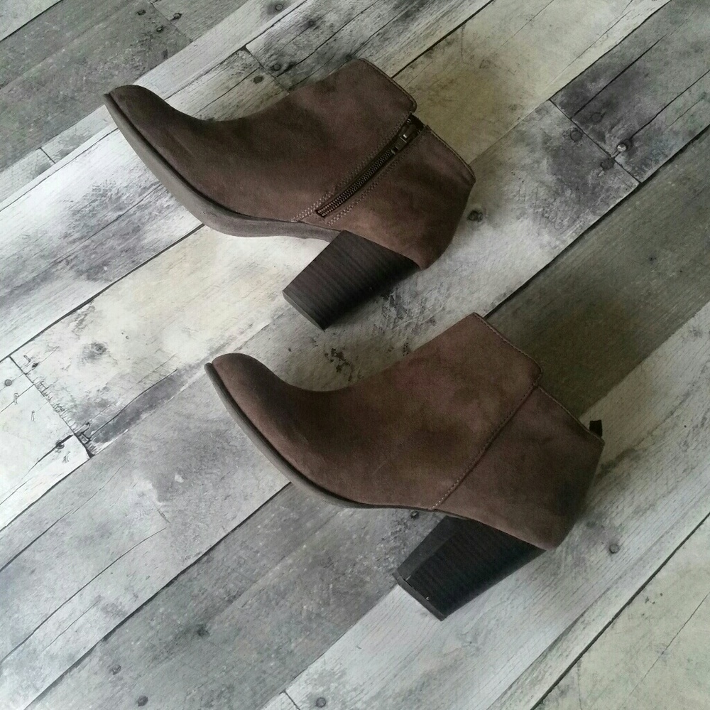 Gently Loved Old Navy Faux Suede Brown-Gray Boot