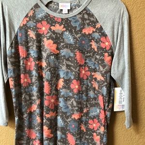 NWT Lularoe Randy Tee. Size Small.