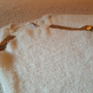 Fuzzy Long sleeve shirt