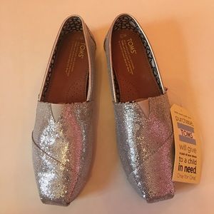 Silver Classic Glitter Toms 7.5 never been worn