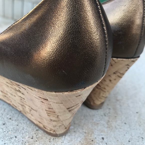Colin Stewart open toe gold metallic wedges 8.5 - Picture 4 of 8
