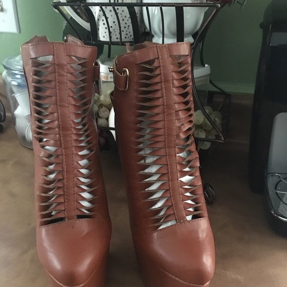 5 inch Platform Booties - Picture 2 of 3