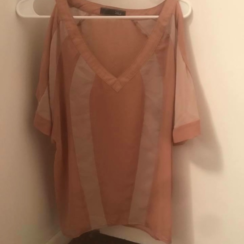 Size small boutique top