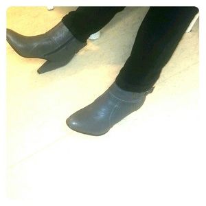 Ankel boots size 8