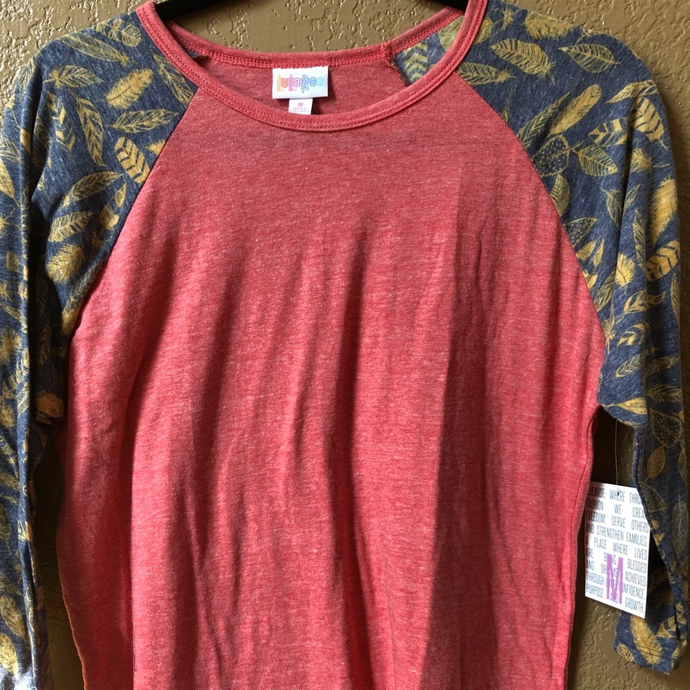NWT Lularoe Randy Tee. Size Medium.