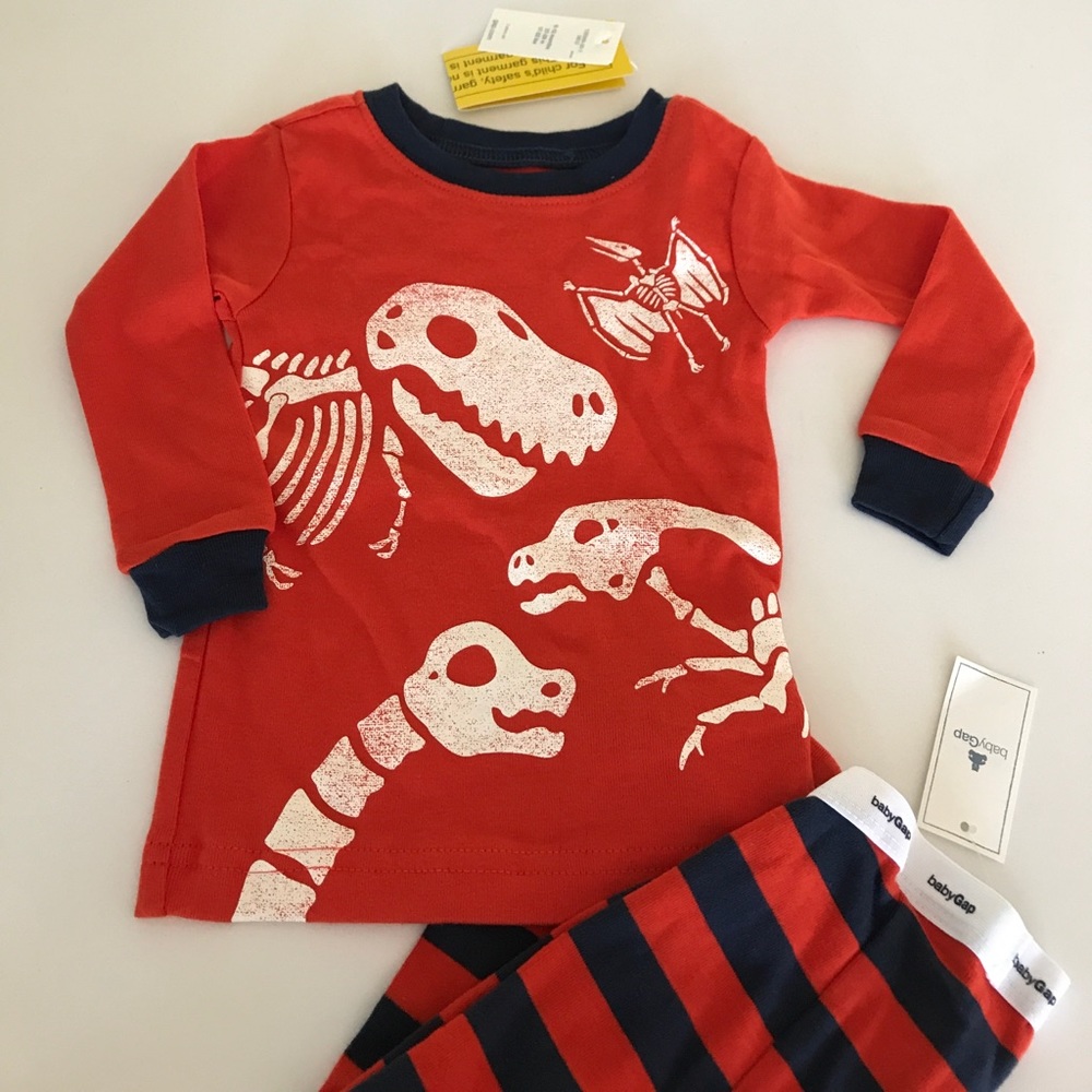 NWT Baby Gap pajamas size 6-12 months
