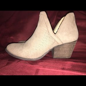 Steve Madden leather bootie