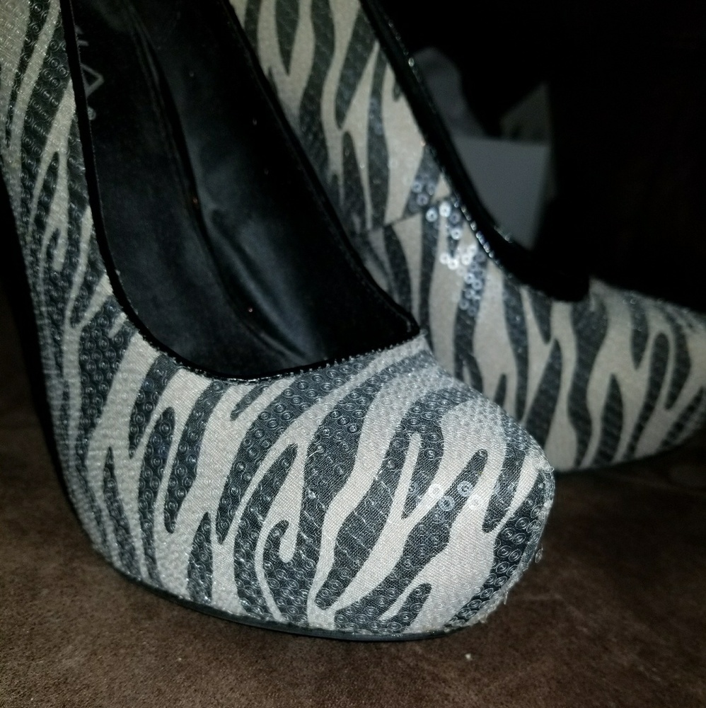Zebra Pattern Heels - Picture 2 of 4