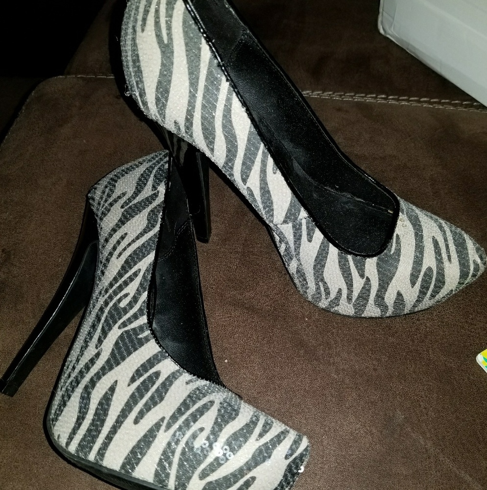 Zebra Pattern Heels - Picture 4 of 4