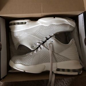 NEW NEVER WORN LIMITED VELVET JORDAN FRANCHISES!