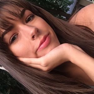 Meet your Posher, Caitlyn