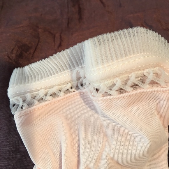Party-perfect soft pink vintage gloves!  DONATED! - Picture 2 of 2