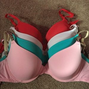4 PINK bras