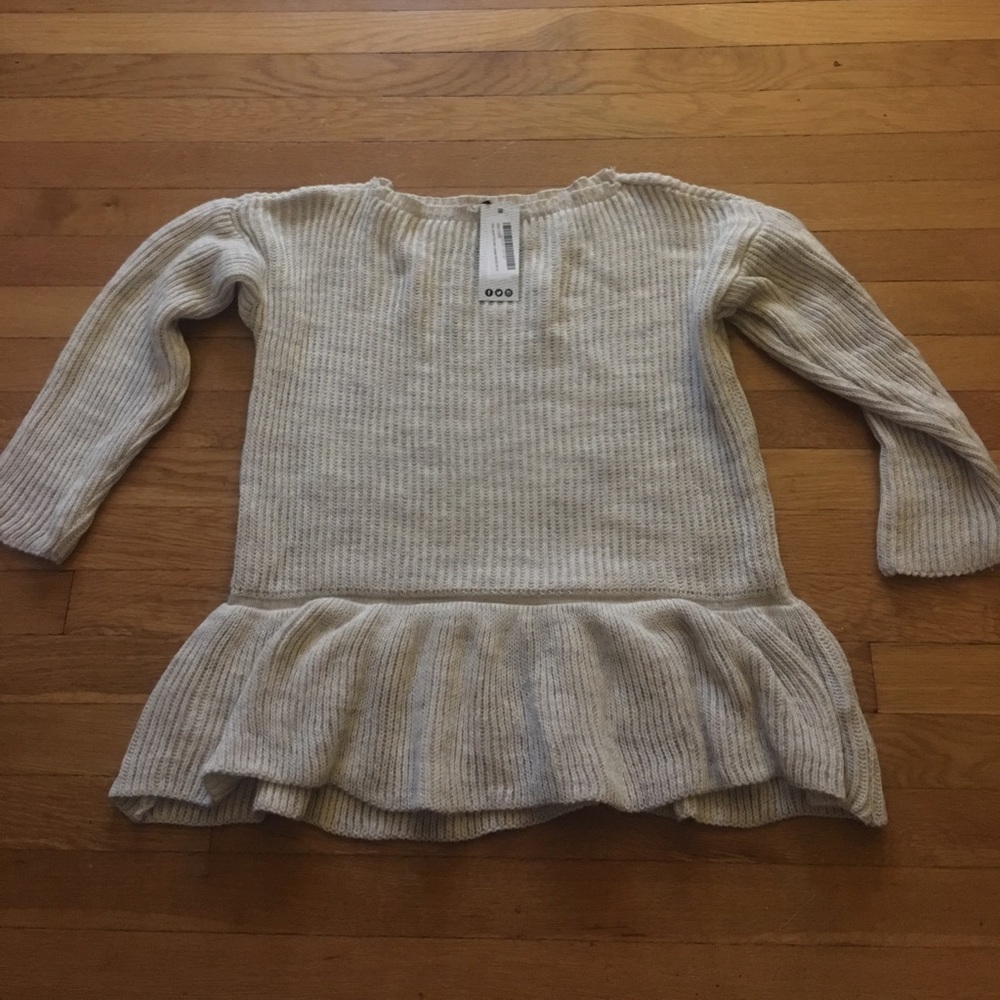 SUPER SOFT NEVER WORN PEPLUM SWEATER