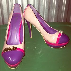 Toe lips multi Pumps Sz 8.5