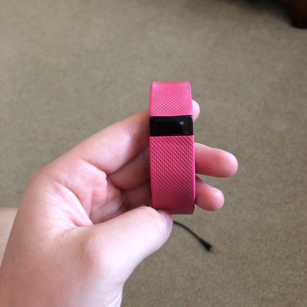 USED Fitbit CHARGE HR (includes charge HR charger)