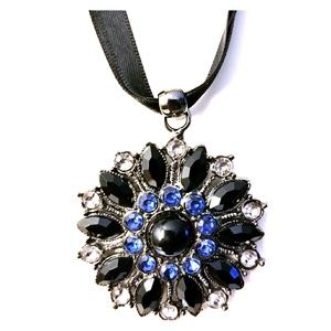 Cookie Lee ribbon pendent necklace