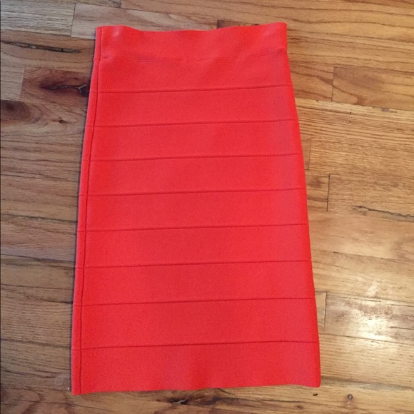 BCBGMaxAzria Dresses & Skirts - BCBG Bandage Skirt🖤
