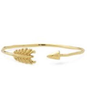 NWOT Stella & Dot gold arrow bracelet