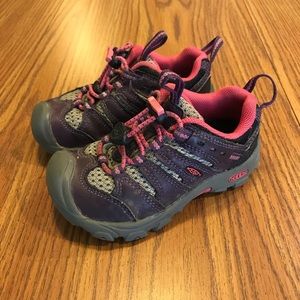 Keen girls shoes! Warm and great grip!