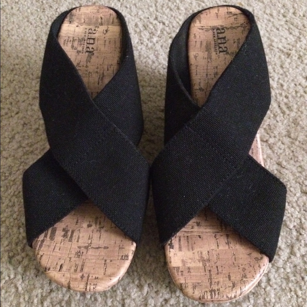 ❗️Final price drop❗️a.n.a. black cork wedges