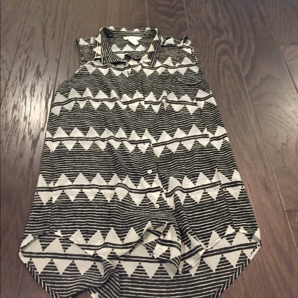 H&m black tribal blouse