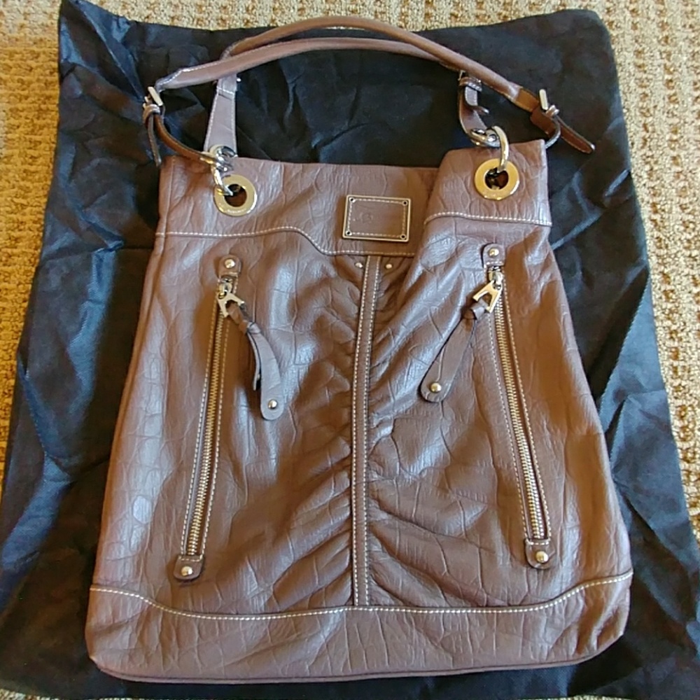 B. Majowsky Violet Leather Purse