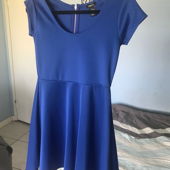 Blue Dress - Picture 2 of 4