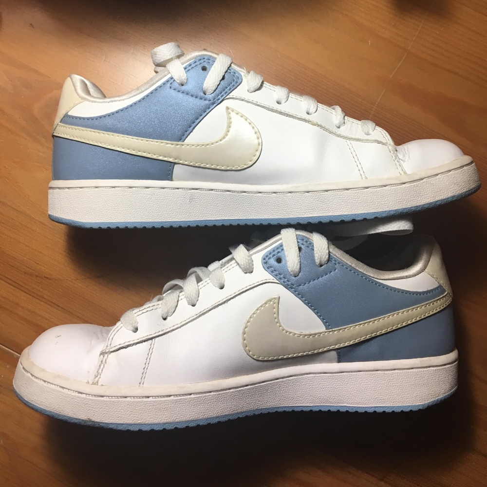 Nike Santa Cruise Blue and White Size 8