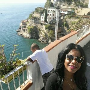 Meet your Posher, Delana