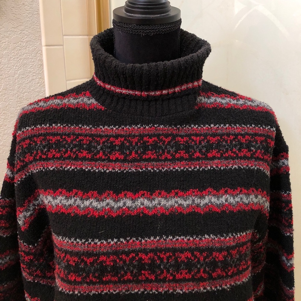 SOLD WARM OVERSIZED TURTLE NECK SWEATER
