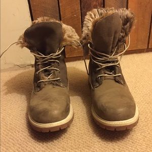 Used Women's Timberland Boots, Size 9