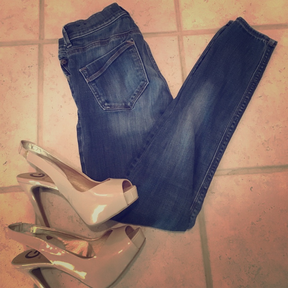 SALE: Express Leggings: Mia Mid Rise Jeans 👖
