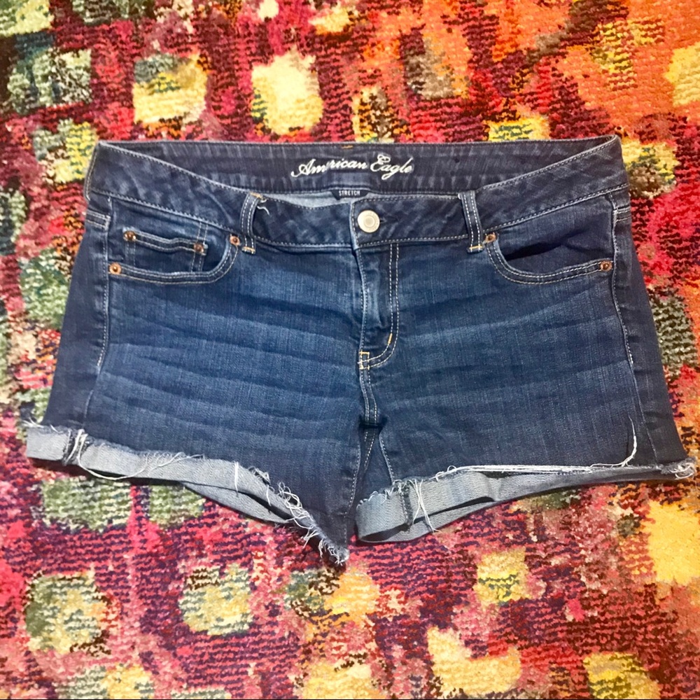 EUC AMERICAN EAGLE JEANS-CUT OFF SHORTS W STRETCH