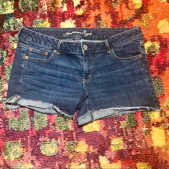 EUC AMERICAN EAGLE JEANS-CUT OFF SHORTS W STRETCH - Picture 2 of 7
