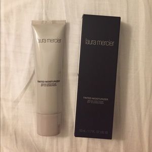 NEW Laura Mercier Tinted Moisturizer