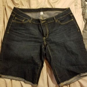 Bermuda jean shorts