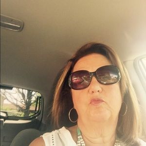 Meet your Posher, Linda