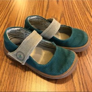 Livie & Luca Carta II Mary Jane Green