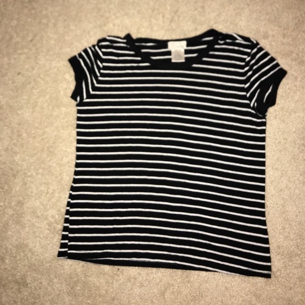 Black and white stripped tee!