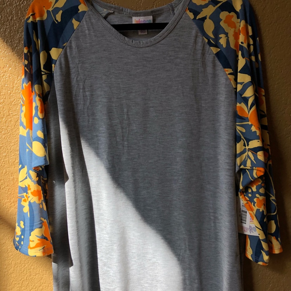 NWT Lularoe Randy Tee. Size XXXLarge.