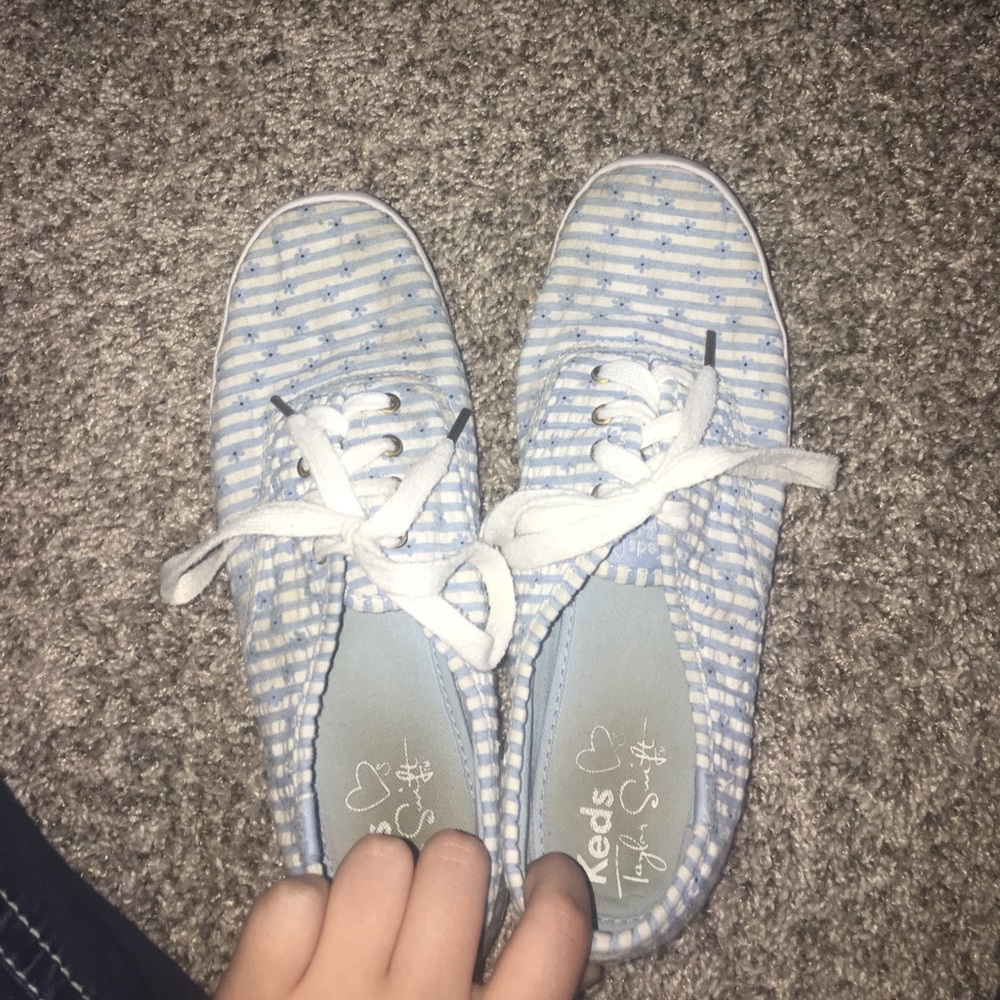 blue and white flower taylor swift shoes