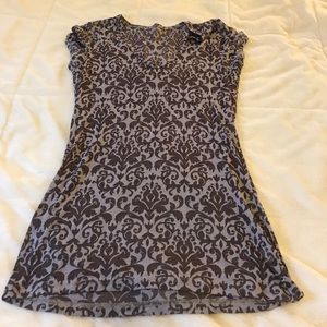 Patterned cap sleeve shirt