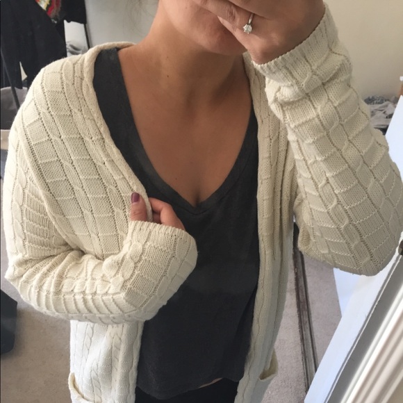 • Leo & Nicole • - Picture 2 of 6