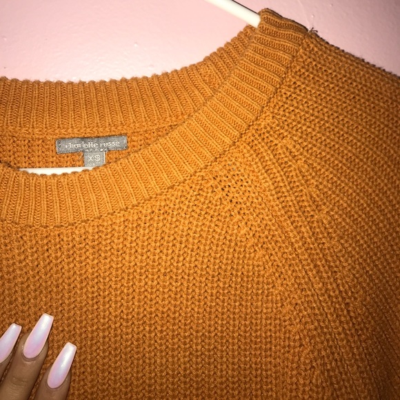 Burnt orange knit sweater with lace up sides - Picture 2 of 2