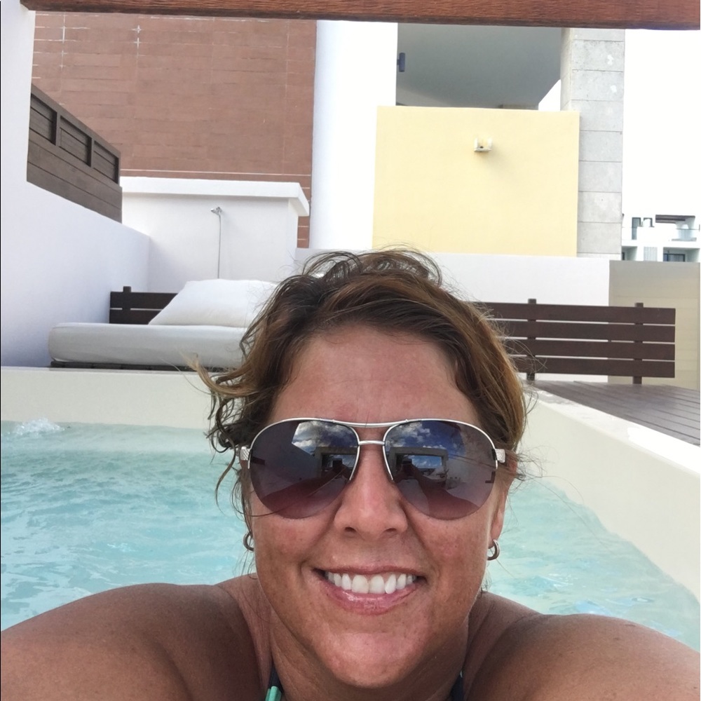 Meet your Posher, Melissa