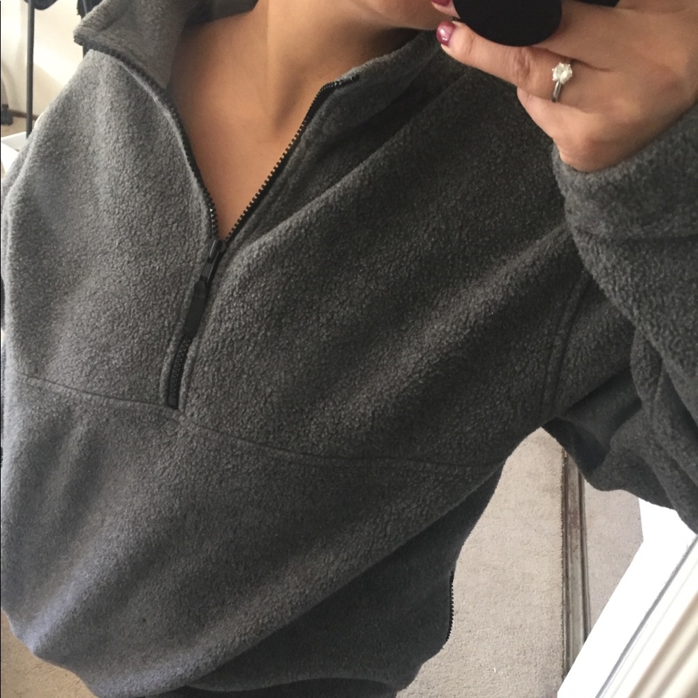 • Half Zip Pullover •
